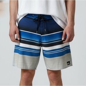 Quiksilver Everyday Stripe Vee 21 Men 38 Blue Zip Cargo Pocket‎ Inseam 9.75"